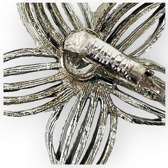 Vintage Sarah Coventry clip on silver toned flower earrings with pearls - Picture 5 of 5